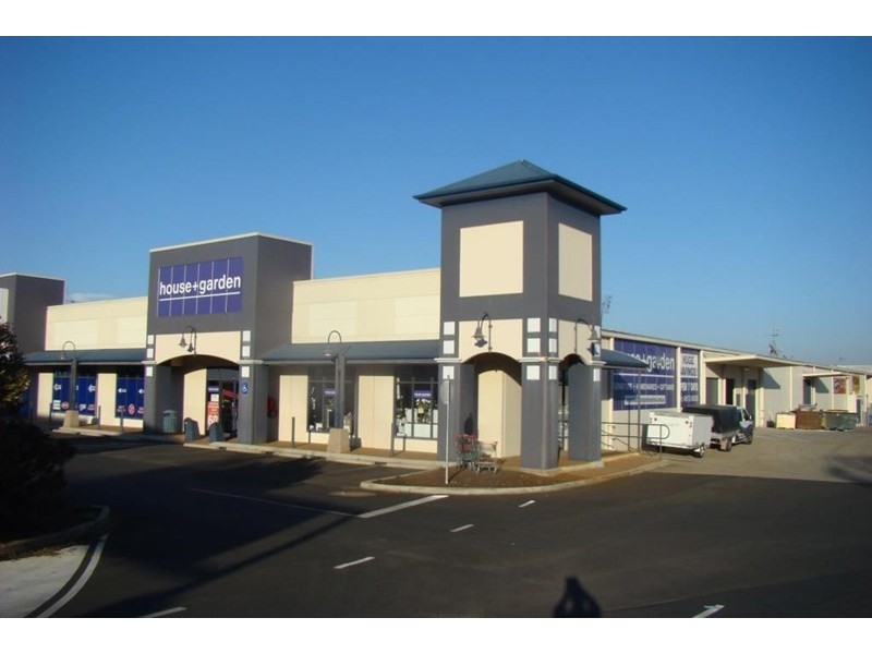 Shop 4, 910-932 Ruthven Street, Kearneys Spring QLD 4350