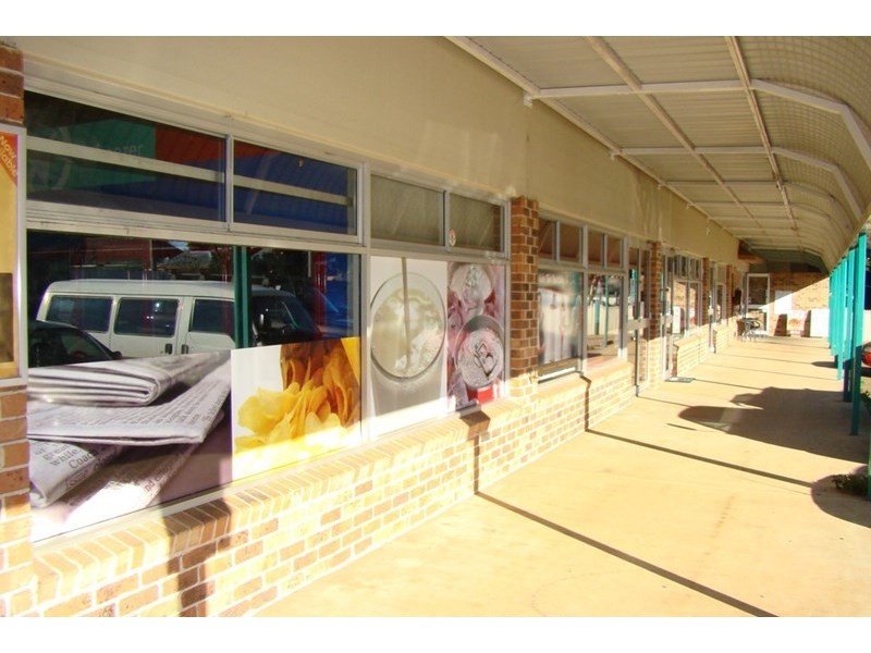 Shop 1B, 255 Herries Street, Newtown QLD 4350