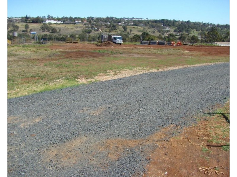 16 Hawk Street, Harlaxton QLD 4350