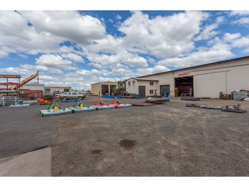 199 Bridge Street, Oakey QLD 4401