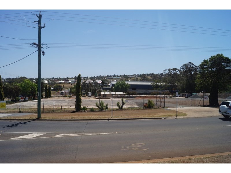 722 – 732 Greenwattle Street, Harristown QLD 4350