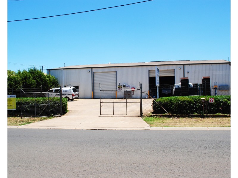 27 Mansell Street, Wilsonton QLD 4350