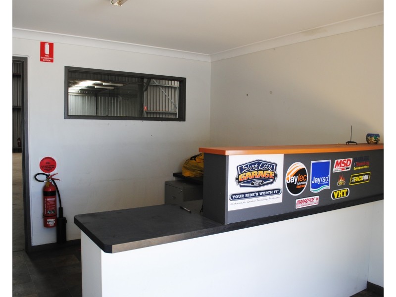 27 Mansell Street, Wilsonton QLD 4350