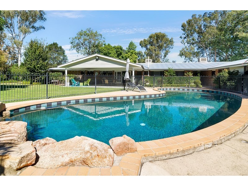 23 Donnellys Road, Murphys Creek QLD 4352