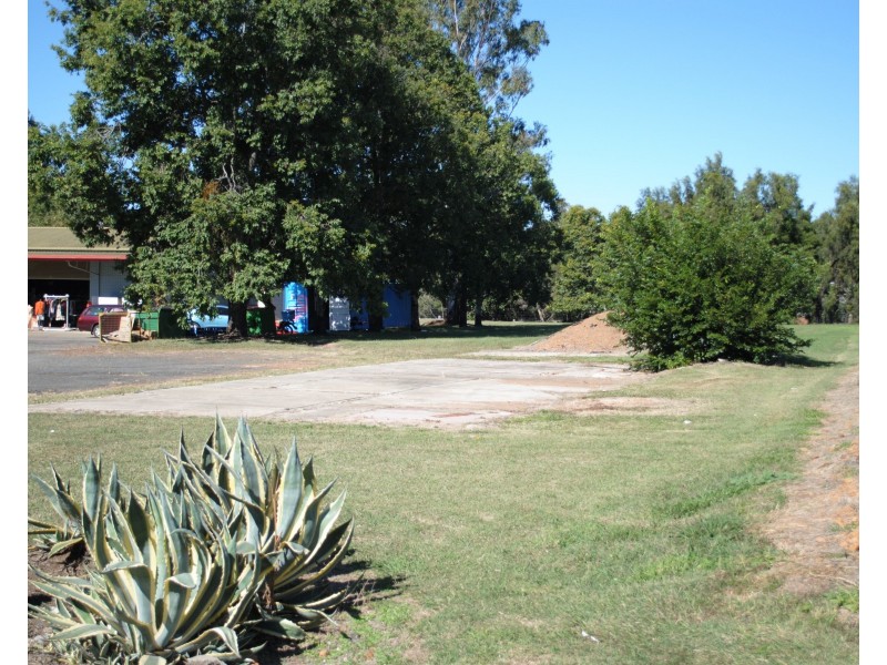8569 Warrego Highway, Withcott QLD 4352