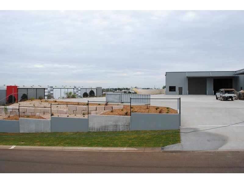 T2, 5-7 Spalding Street, Harristown QLD 4350