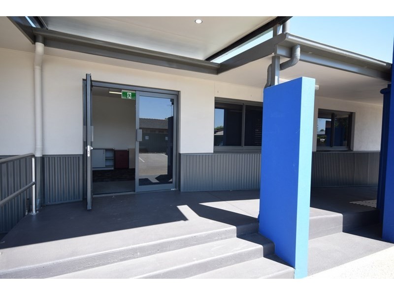 Suite 3, 145 Taylor Street, Newtown QLD 4350