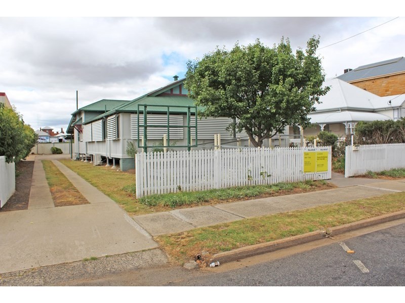 48 Guy Street, Warwick QLD 4370