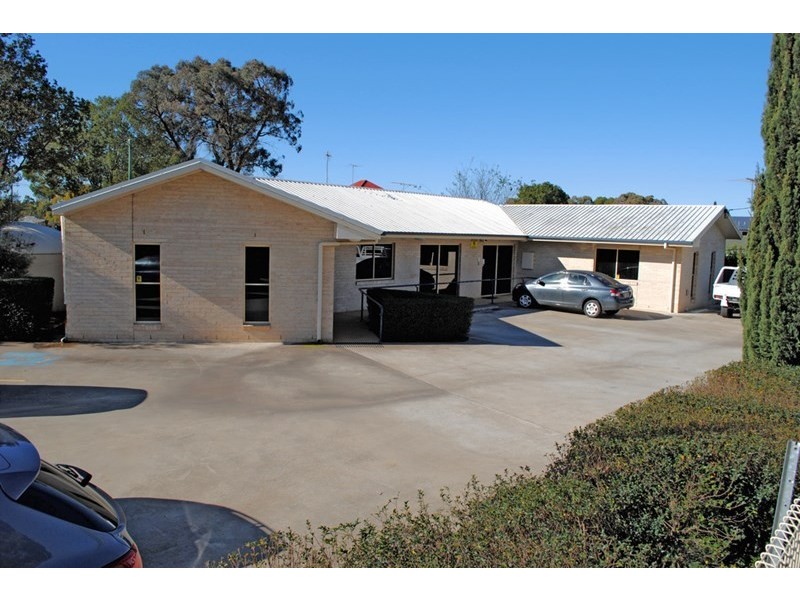 T. 2 96-98 Anzac Avenue, Newtown QLD 4350