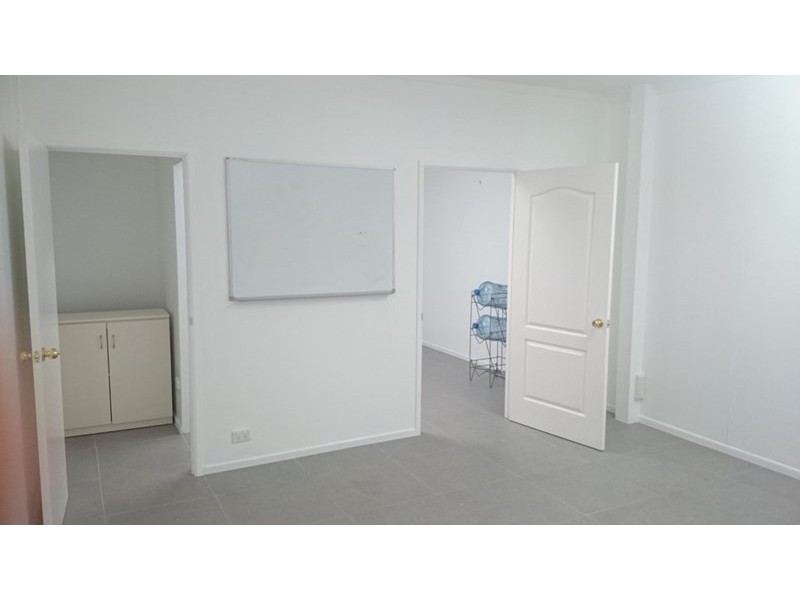 4a, 2-4 Plaza Cricle, Highfields QLD 4352