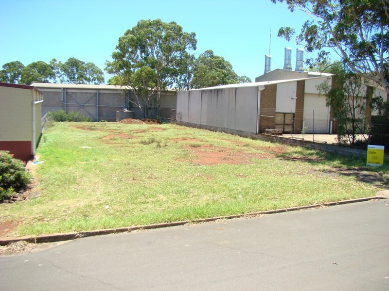 11 Stark, Harristown QLD 4350