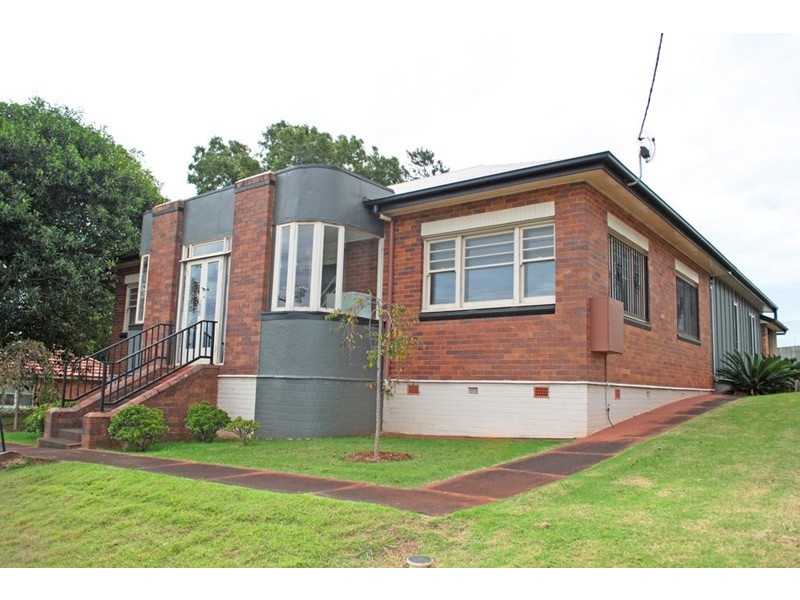 53 James, East Toowoomba QLD 4350