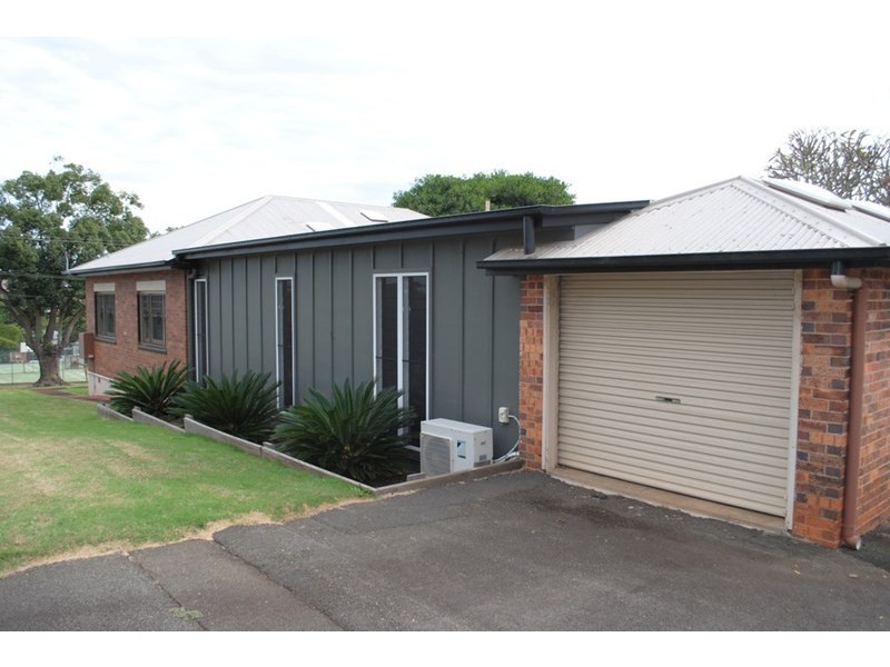 53 James, East Toowoomba QLD 4350