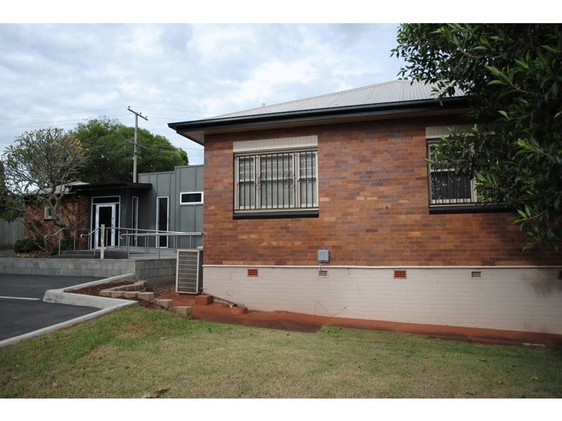 53 James, East Toowoomba QLD 4350