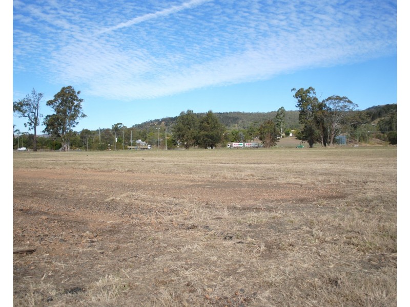 8700 Warrego Highway, Withcott QLD 4352