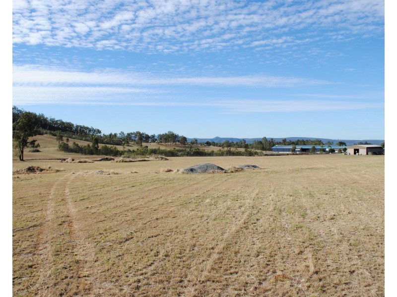 8700 Warrego Highway, Withcott QLD 4352