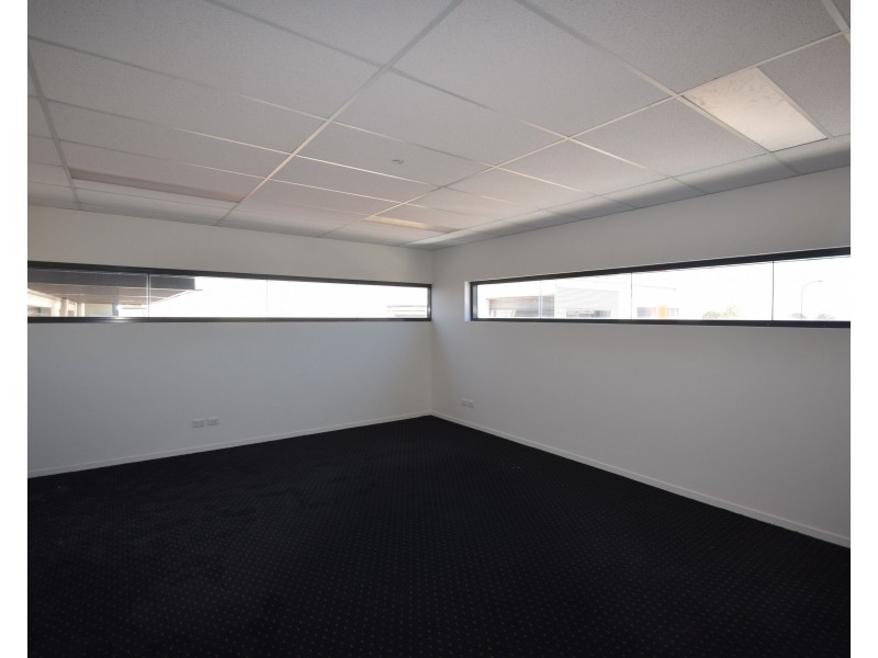 4A & 4B, 7-9 Gardner Court, Wilsonton QLD 4350