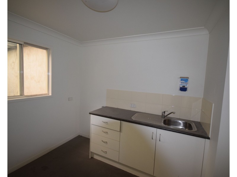 4A & 4B, 7-9 Gardner Court, Wilsonton QLD 4350