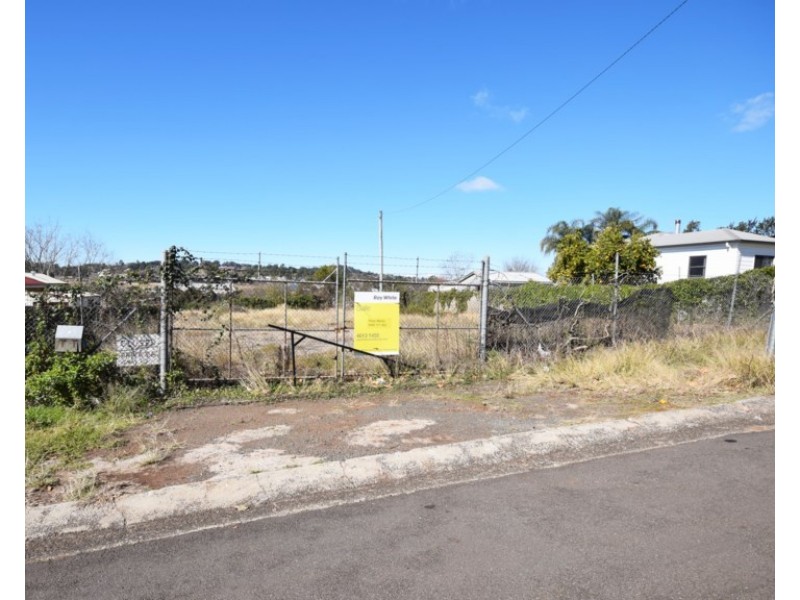 8 Vanity Street, Rockville QLD 4350