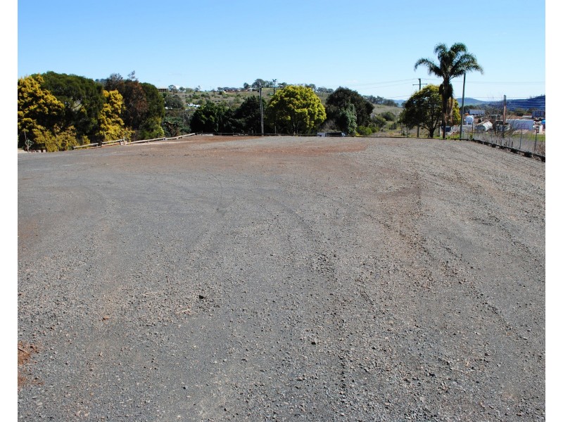 362-364 Anzac Avenue, Harristown QLD 4350