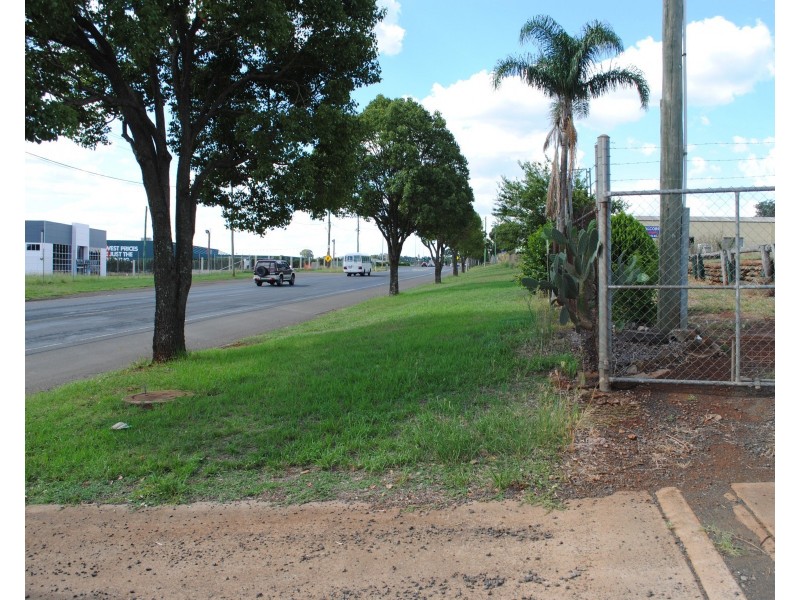 T1, 362 Anzac Avenue, Harristown QLD 4350