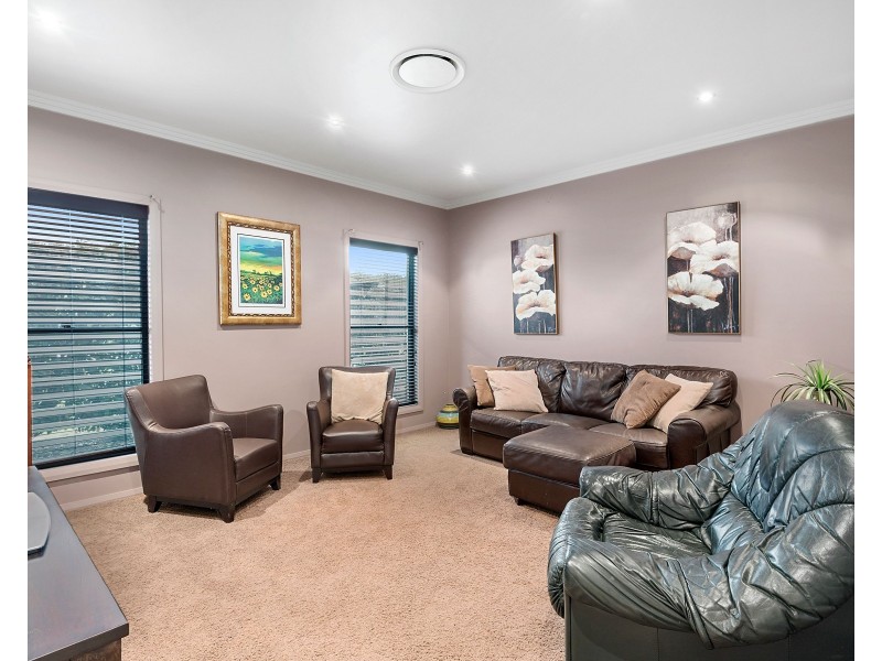 27 Meehan Road, Wellcamp QLD 4350