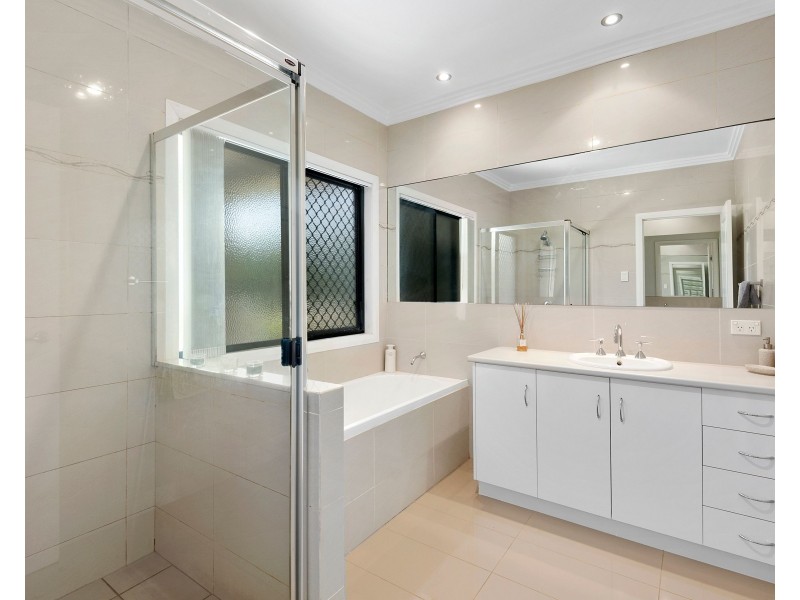 27 Meehan Road, Wellcamp QLD 4350