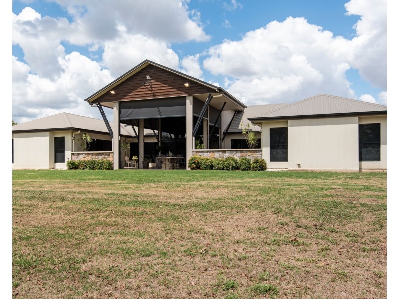 27 Meehan Road, Wellcamp QLD 4350