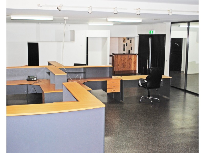 16 Freighter Avenue, Wilsonton QLD 4350