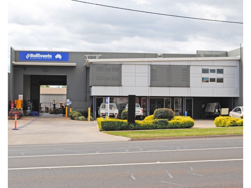 335 Taylor Street, Wilsonton QLD 4350