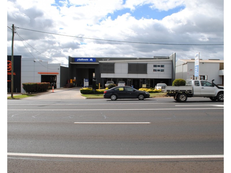 335 Taylor Street, Wilsonton QLD 4350