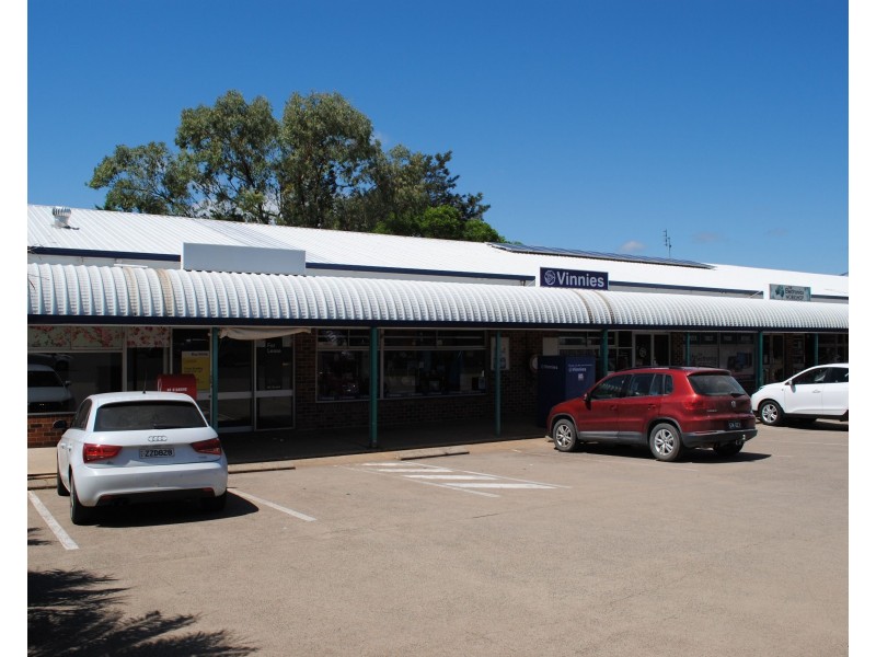 Shop 1, 255 Herries Street, Newtown QLD 4350