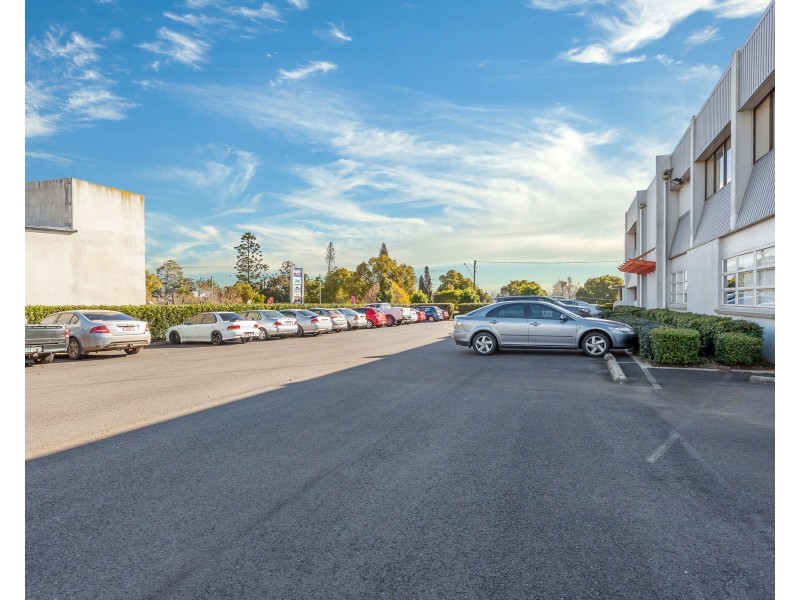 188-220 Anzac Avenue, Harristown QLD 4350