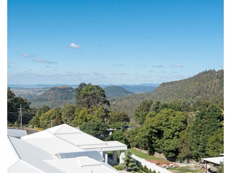 32 Tourist Road, East Toowoomba QLD 4350