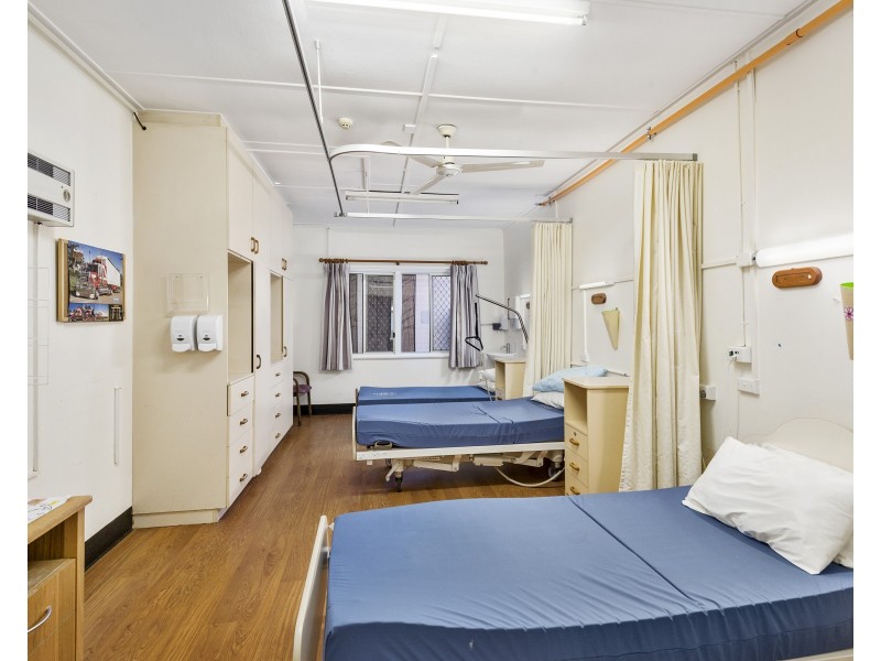 32 Tourist Road, East Toowoomba QLD 4350