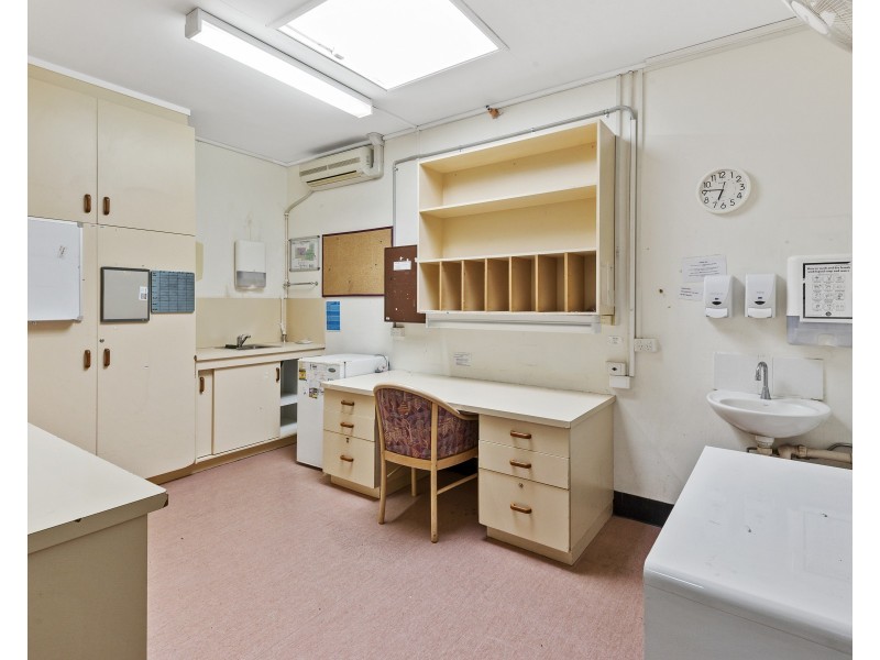 32 Tourist Road, East Toowoomba QLD 4350