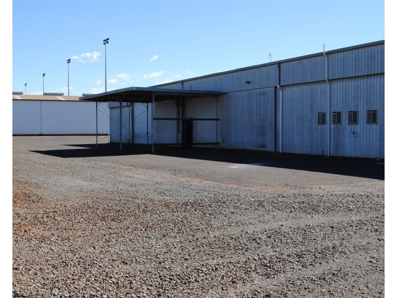 Shed 4, 388 Taylor Street, Wilsonton QLD 4350