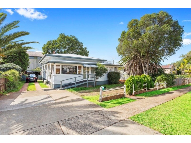 165 Russell Street, Newtown QLD 4350
