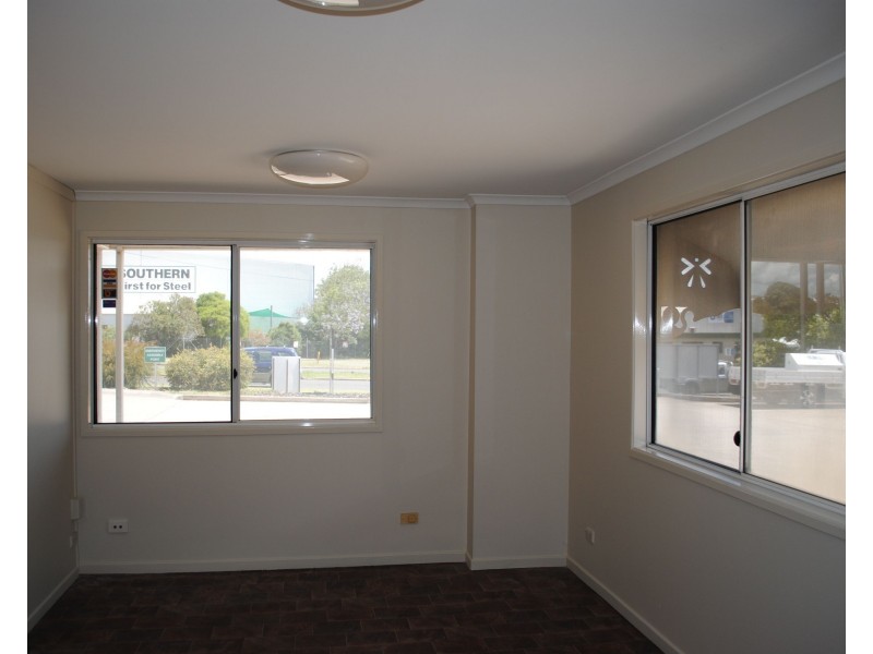 T1, 13-15 Carroll Street, Wilsonton QLD 4350