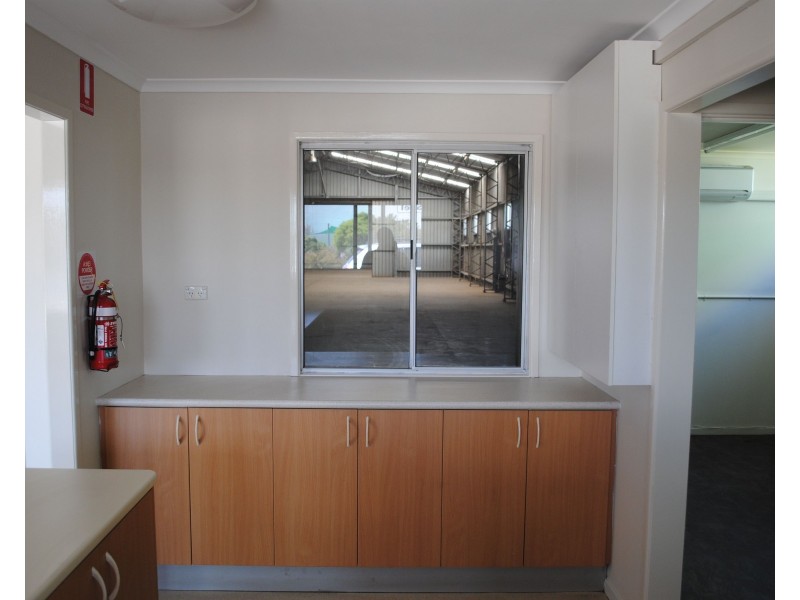 T1, 13-15 Carroll Street, Wilsonton QLD 4350