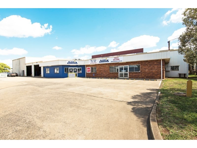 1 Tews Court, Wilsonton QLD 4350