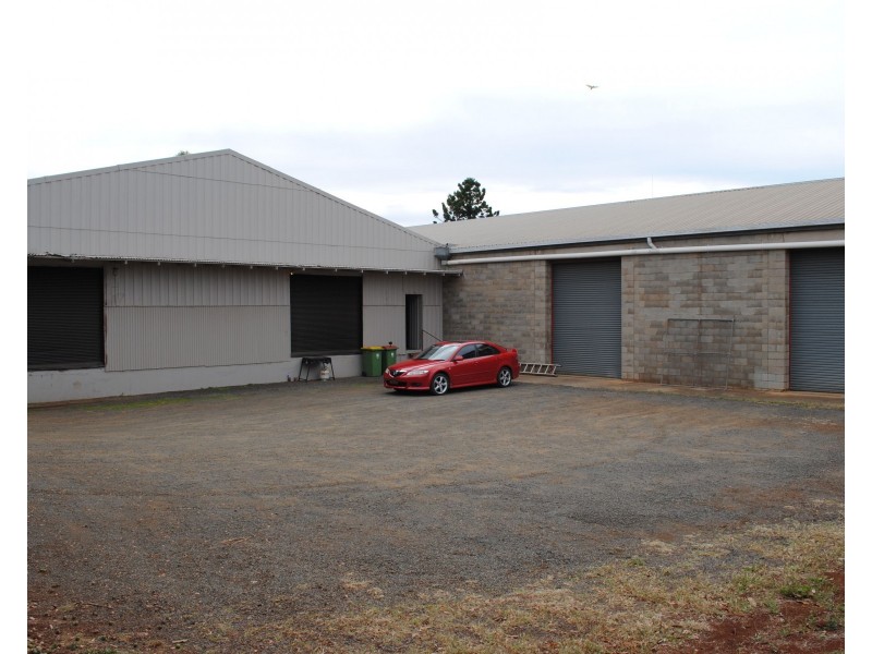 12 Makepeace Street, Rockville QLD 4350