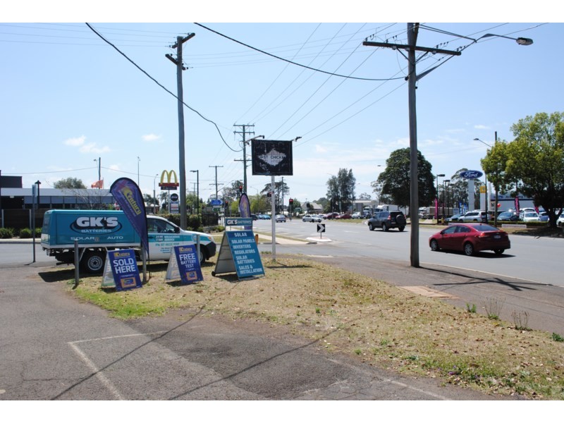 T2, 143 Anzac Avenue, Harristown QLD 4350