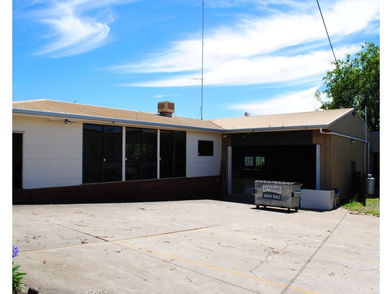 6 Stradbroke Street, Rockville QLD 4350