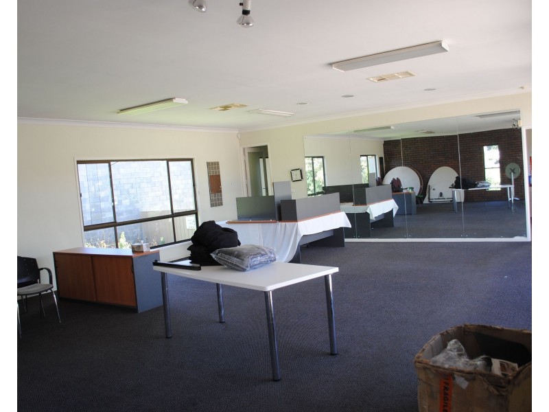 6 Stradbroke Street, Rockville QLD 4350