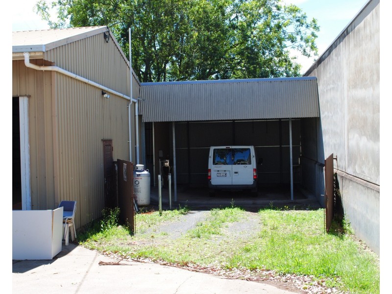 6 Stradbroke Street, Rockville QLD 4350