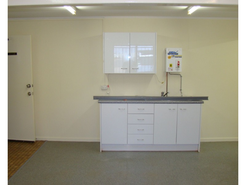 Shed 2/311-313 Taylor Street, Wilsonton QLD 4350