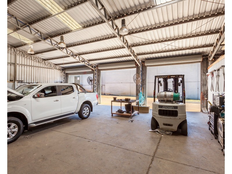 19 Pechey Street, South Toowoomba QLD 4350