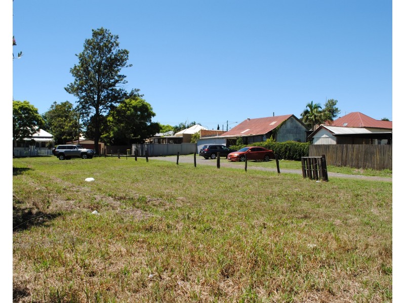 241-249 Bridge Street and 34 Hillview Avenue, Newtown QLD 4350