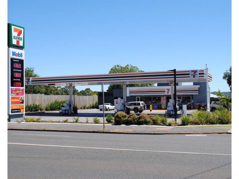 241-249 Bridge Street and 34 Hillview Avenue, Newtown QLD 4350